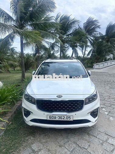 KIA Sedona 2018 Trắng 7 chỗ