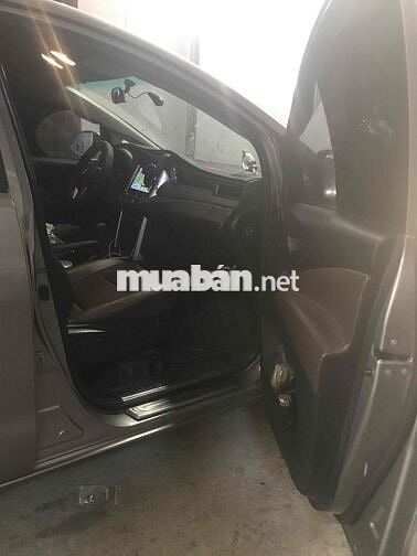 Toyota Innova 2017 2.0E Ghi đồng