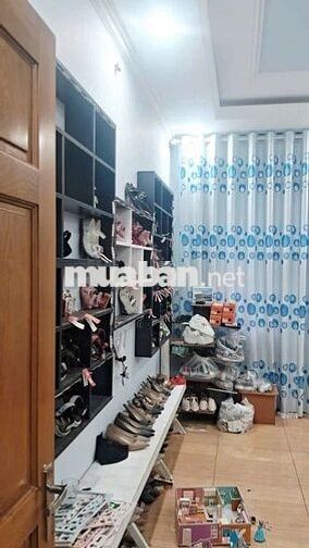 👉Bán Gấp nhà 1trệt 3lầu 4pn 4wc 1bếp.DT 4X17 Sổ hoàn công
