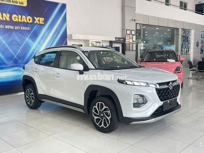 Suzuki Fronx 5 chỗ ưu đãi hấp dẫn 136 triệu có xe