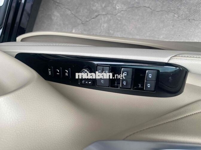 Toyota Camry 2020 2.5Q Đen 41.000 km