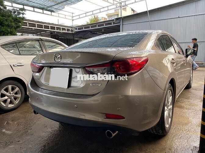 Mazda 6 model 2016 màu vàng cát