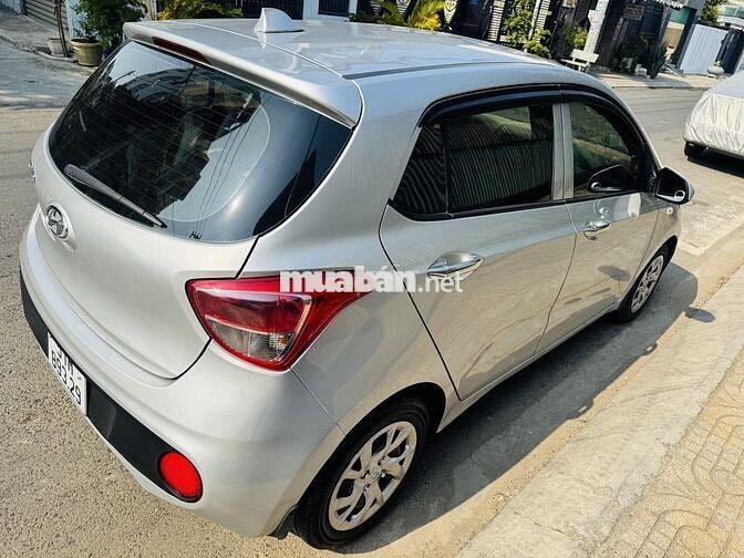 Hyundai Grand i10 2017 Bạc