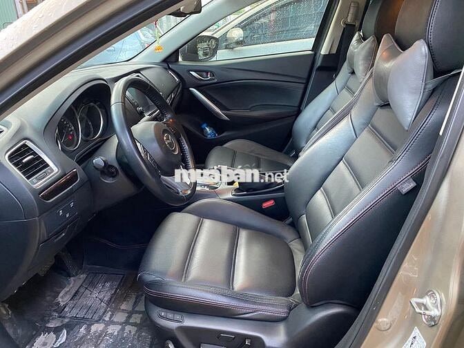 Mazda 6 model 2016 màu vàng cát