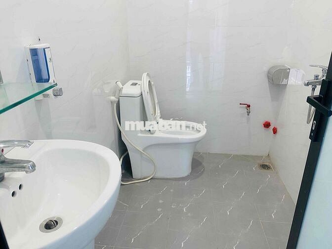 Cho thuê nhà mặt phố Trần Cung 80m2 3 tầng kinh doanh