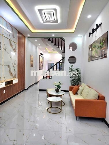 CẦN BÁN LẠI CĂN NHÀ 3 TẦNG DTSD 240M2 FULL NỘI THẤT CAO CẤP