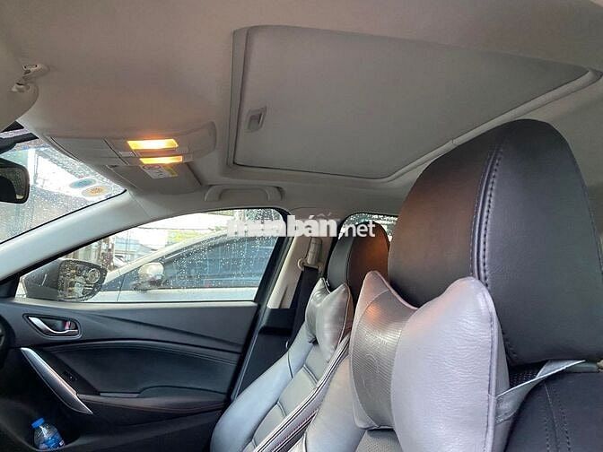 Mazda 6 model 2016 màu vàng cát