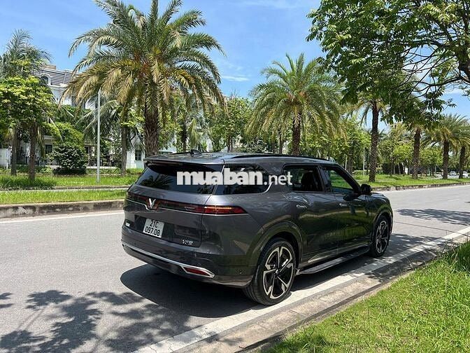 Xe điện VinFast VF9 Plus 2024 Xám