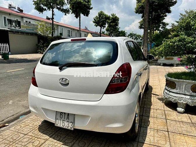 Hyundai i20 2011 1.4 AT 100000 km Trắng