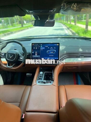 Xe điện VinFast VF9 Plus 2024 Xám