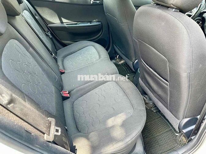 Hyundai i20 2011 1.4 AT 100000 km Trắng