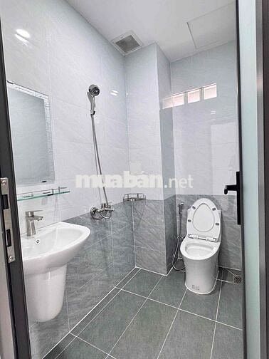 TRỐNG PHÒNG ĐẦY ĐỦ NỘI THẤT NGAY CUỐI NGUYỄN THÁI SƠN