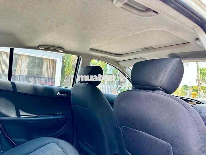 Hyundai i20 2011 1.4 AT 100000 km Trắng