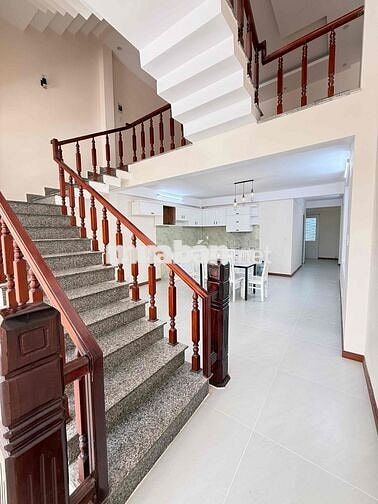 Chính chủ cần bán nhà 3 tầng đường 10m5 Sơn Trà, nhà Dương Văn Nga