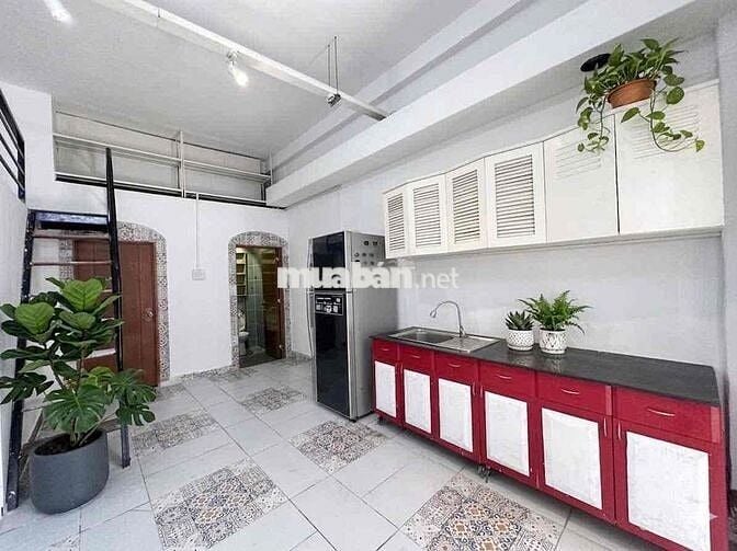 NHÀ NC CÓ GÁC RỘNG NHƯ ẢNH Ở TRUNG TÂM PHÚ NHUẬN GIÁ CHỈ 6x