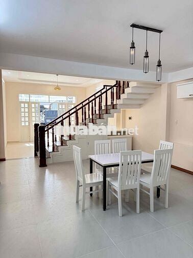 Chính chủ cần bán nhà 3 tầng đường 10m5 Sơn Trà, nhà Dương Văn Nga