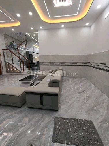 Cần tiền bán gấp nhà Hoàng Hoa Thám, Tân Bình. Giá 3,79 tỷ, 50m2, HXH