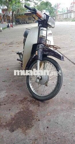 Honda Dream màu Trắng Đen
