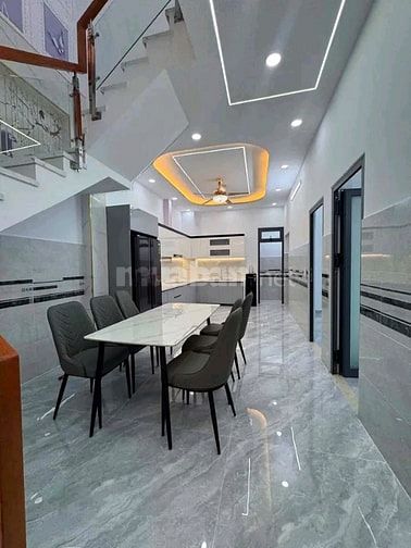 Cần tiền bán gấp nhà Hoàng Hoa Thám, Tân Bình. Giá 3,79 tỷ, 50m2, HXH