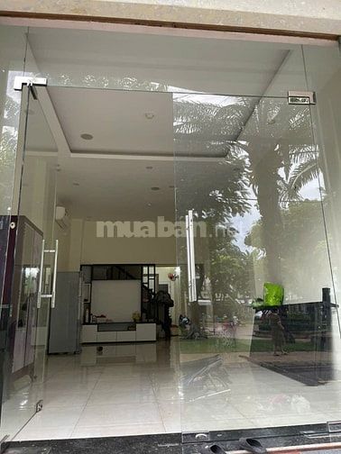 Nhà đường 320 Bông Sao F5Q8 view công viên: 4m x16m, trệt, 2 lầu, 1st 