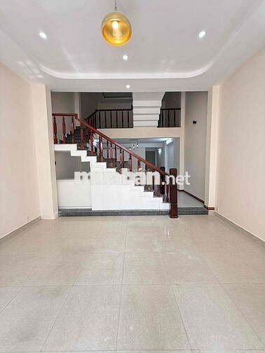 Chính chủ cần bán nhà 3 tầng đường 10m5 Sơn Trà, nhà Dương Văn Nga