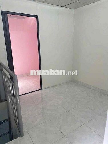 Gởi phí 20tr..Bán nhà đẹp ở ngay, 1 trệt 1 lầu ban công, 2p.ngủ.