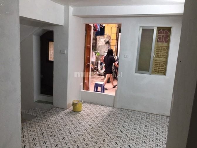 Chính chủ bán nhà sổ đỏ 30m2, phố Quang Trung, cách Hồ Hoàn Kiếm 200m