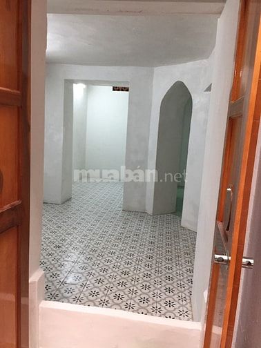 Chính chủ bán nhà sổ đỏ 30m2, phố Quang Trung, cách Hồ Hoàn Kiếm 200m