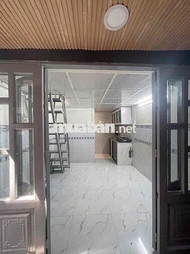 Gởi phí 20tr..Bán nhà đẹp ở ngay, 1 trệt 1 lầu ban công, 2p.ngủ.