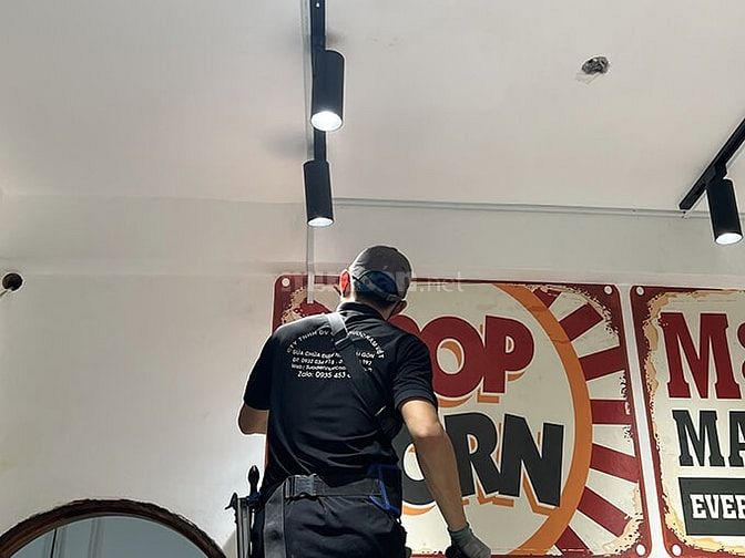Tuyeernr Thợ Sửa Điện Nước Tại TPHCM