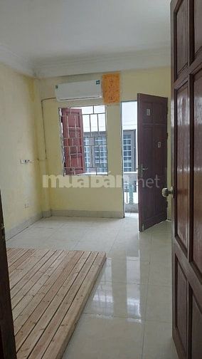 Cho thuê nhà chính chủ 5 tầng ngay đầu ngõ 142 đường Kim Giang p Đại K