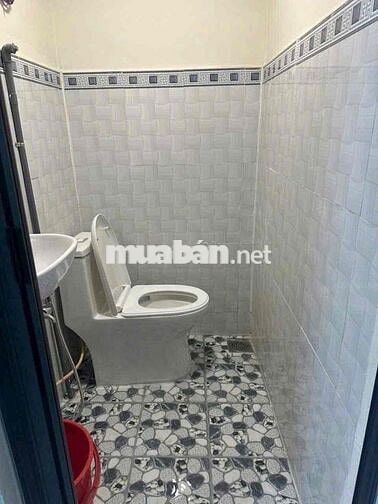 Gởi phí 20tr..Bán nhà đẹp ở ngay, 1 trệt 1 lầu ban công, 2p.ngủ.