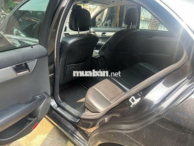 Mercedes-Benz C200 2011 Đen