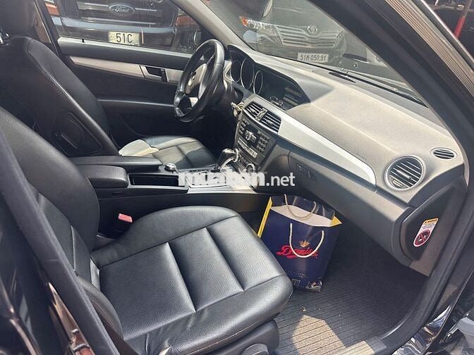 Mercedes-Benz C200 2011 Đen