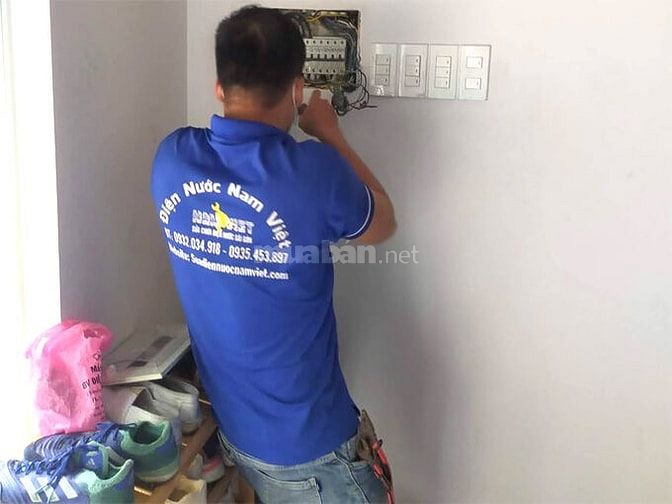 Tuyeernr Thợ Sửa Điện Nước Tại TPHCM