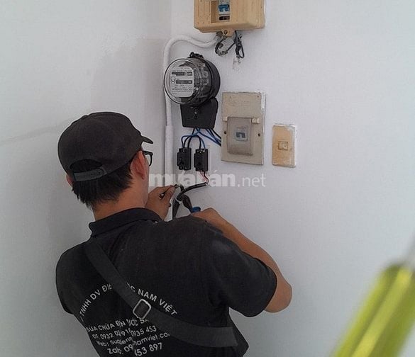 Tuyeernr Thợ Sửa Điện Nước Tại TPHCM