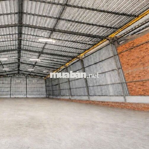 Cho thuê kho đường Bùi Văn Ba – 720m2 – sàn mới đẹp – giá 72tr/tháng
