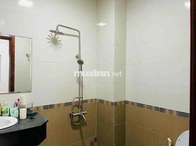cho thuê nhà nguyên căn mặt tiền đường . Tân Hải p13 tân bình