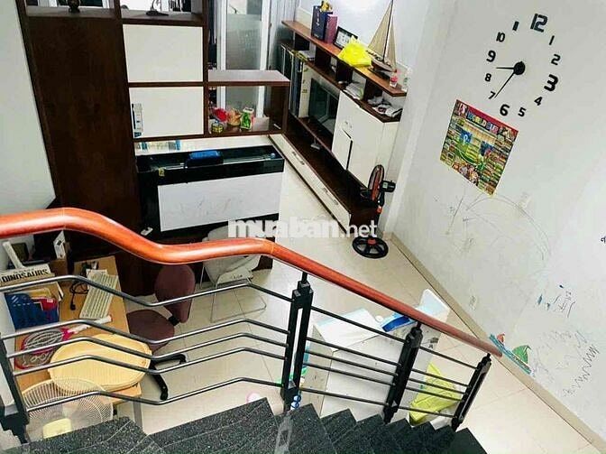 cho thuê nhà nguyên căn mặt tiền đường . Tân Hải p13 tân bình
