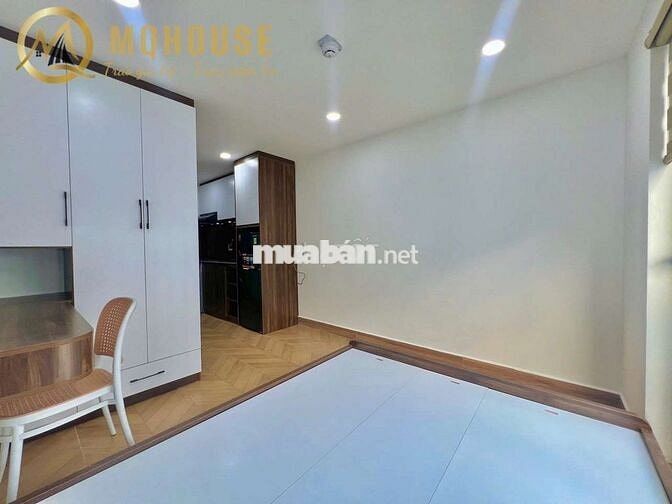 STUDIO CĂN HỘ CỬA SỔ BAN CÔNG THOÁNG MÁT NGAY QUANG TRUNG