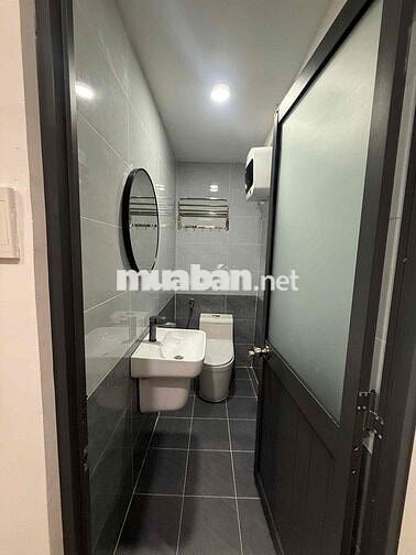 CĂN HỘ NGAY CHỢ HẠNH THÔNG TÂY, HẺM 8M, 32M², FULL TIỆN NGHI, 5.5TR