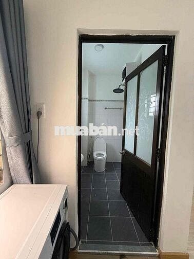 CĂN HỘ NGAY CHỢ HẠNH THÔNG TÂY, HẺM 8M, 32M², FULL TIỆN NGHI, 5.5TR