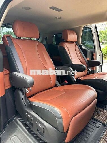 Kia Carnival 2024 Premium 2.2D 7S - 48000 km