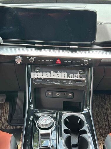 Kia Carnival 2024 Premium 2.2D 7S - 48000 km