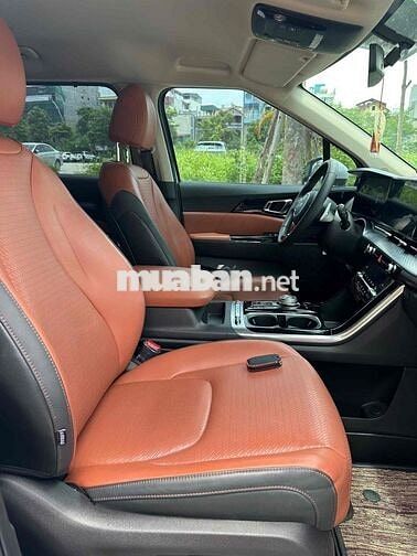 Kia Carnival 2024 Premium 2.2D 7S - 48000 km