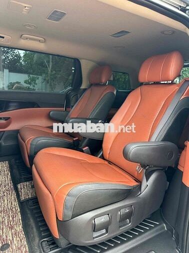Kia Carnival 2024 Premium 2.2D 7S - 48000 km