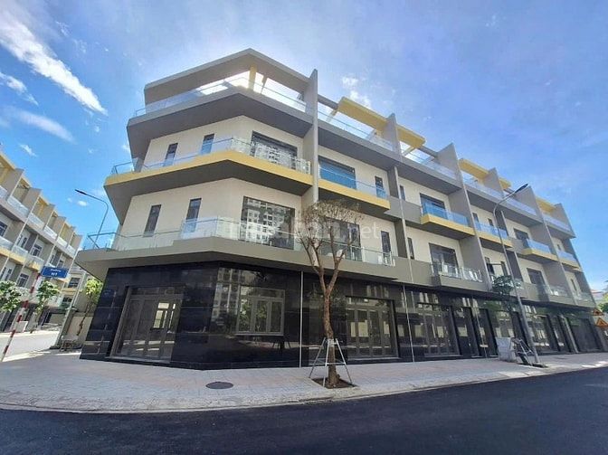 700tr sở hữu ngay nhà 1 trệt 2 lầu tại hồ Chí Minh