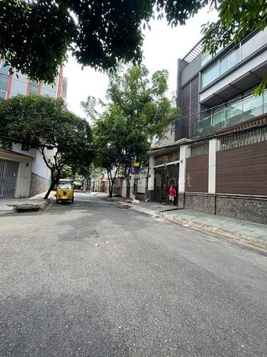 Mặt tiền đường Trường Sơn, Quận 10 - DT 15x20m. CN 300m2 - 3 tầng