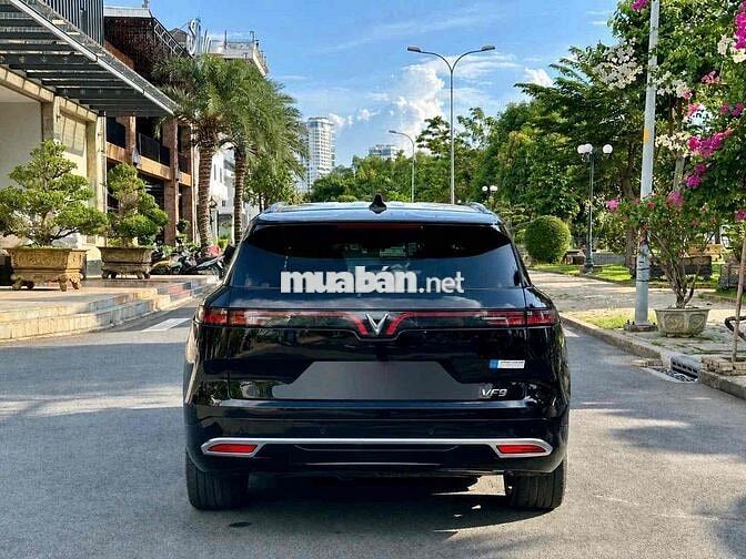 VF9 Plus 2025 - Đen - 1v7km - trần thép 7 ghế