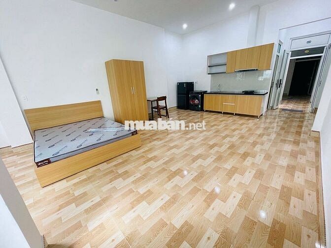 CHÍNH CHỦ CHO THUÊ STUDIO 40M2, BAN CÔNG GẦN NGAY BIỂN